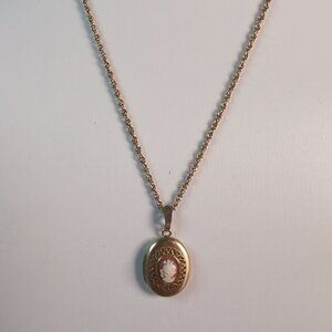 Vintage Gold Tone Cameo Locket Necklace 18 Inch Chain Signed Krementz